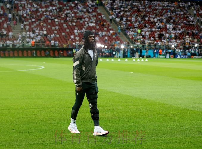 记者:皇马与卡马文加经纪人谈判 雷恩要价8000万